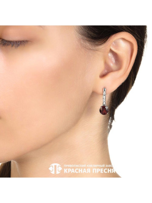 Серьги серебро 925 пробы, покрытие - родирование, вставка - гранат (полудрагоценный камень), фианит (недрагоценный камень)